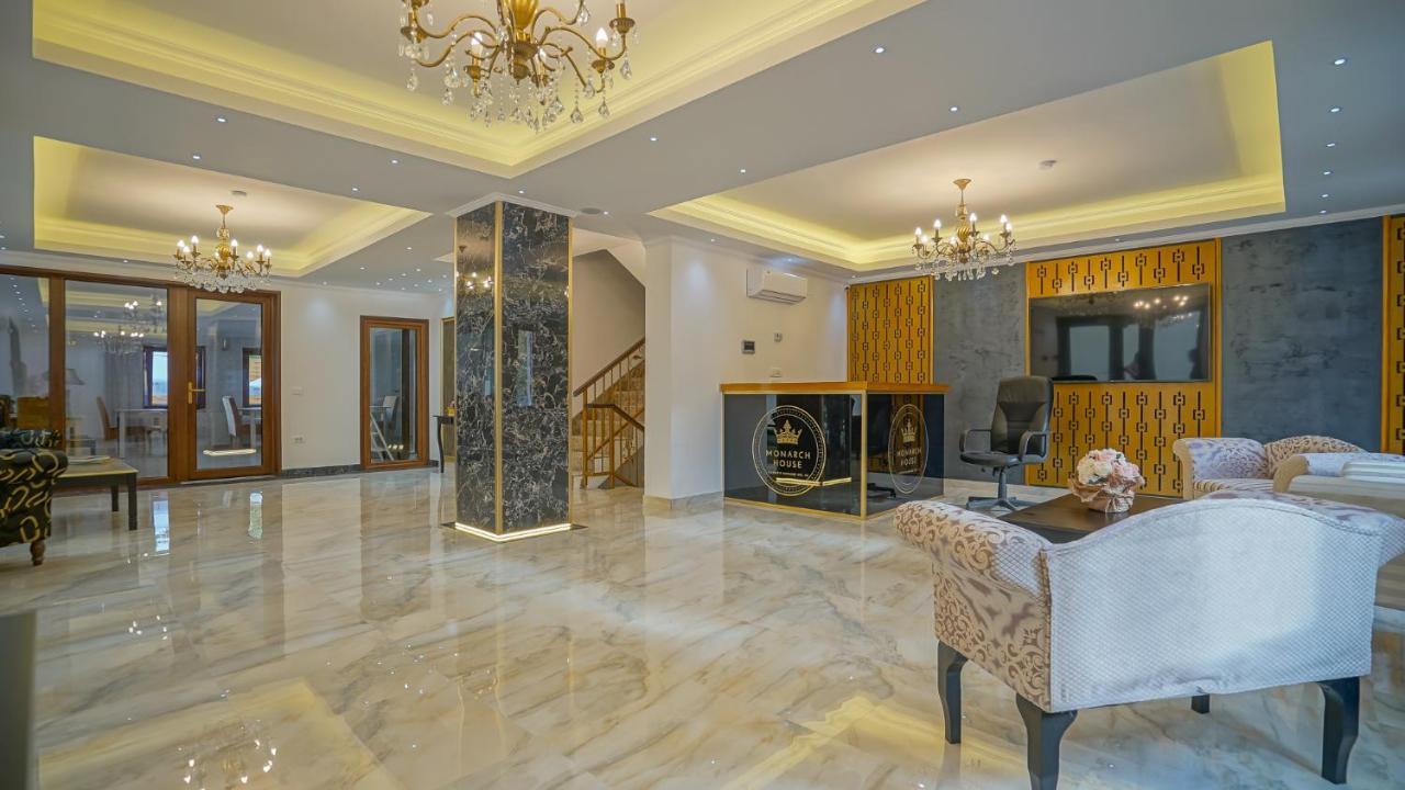 Monarch House Hotell Braşov Eksteriør bilde
